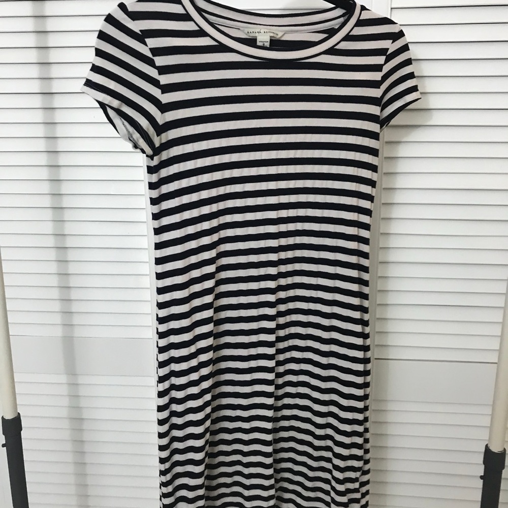 Banana Republic stretchy dress